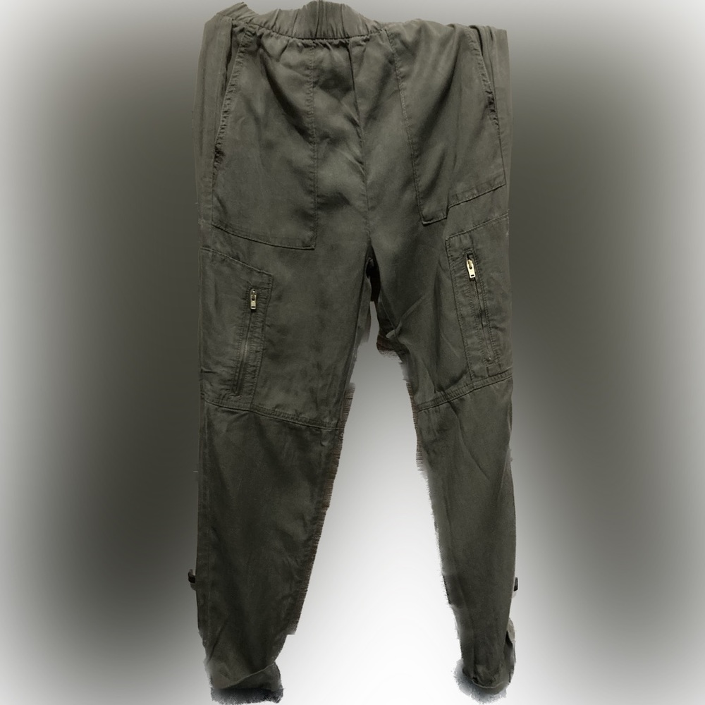 Extra Small H&M-Olive green pants